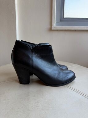 Aldo Black Leather Women's Ankle Boot Size 10